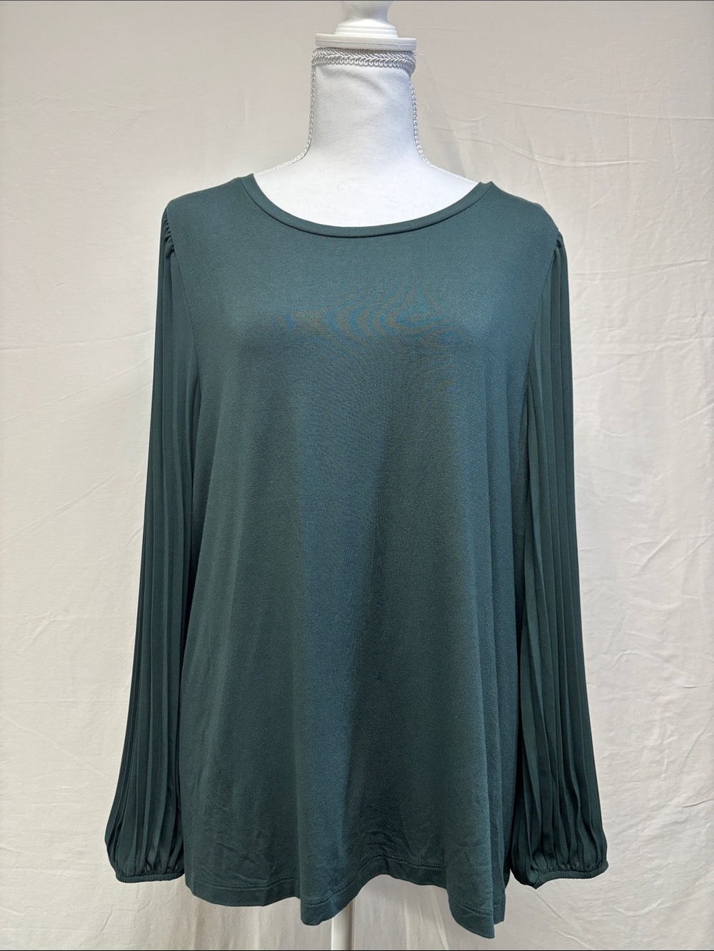 Reitmans Dark Green Long-Sleeve Pleated-Sleeve Top